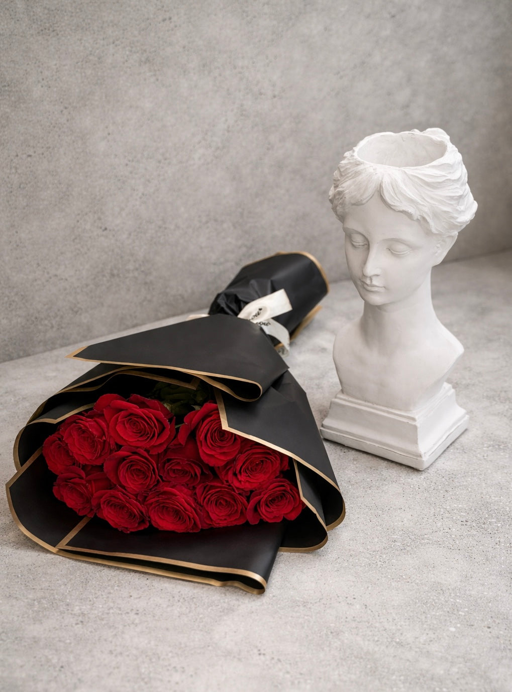 12 Red Roses Luxury Bouquet