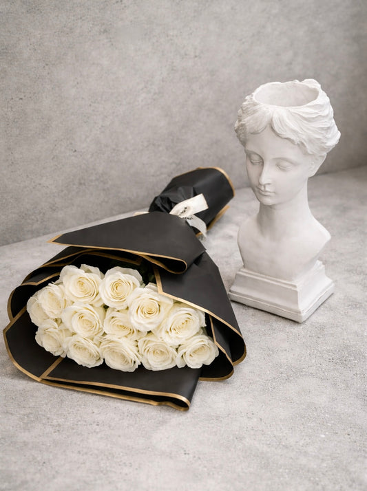 12 White Roses