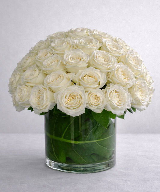 Ivory Roses in Glass Vase – Luxury Flower Delivery Las Vegas
